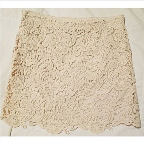 ✨ Cream Tiered Crochet Ultra-Mini Skirt✨ - Picture 2 of 3